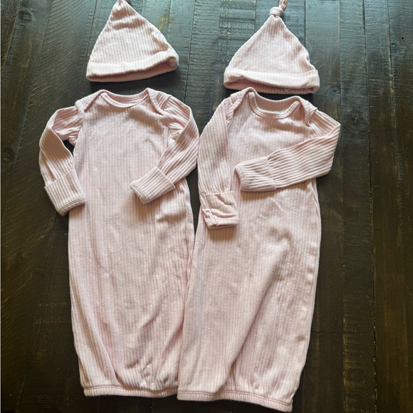 Twin Bundle 2 sets of Carters NB - Picture 6 of 7